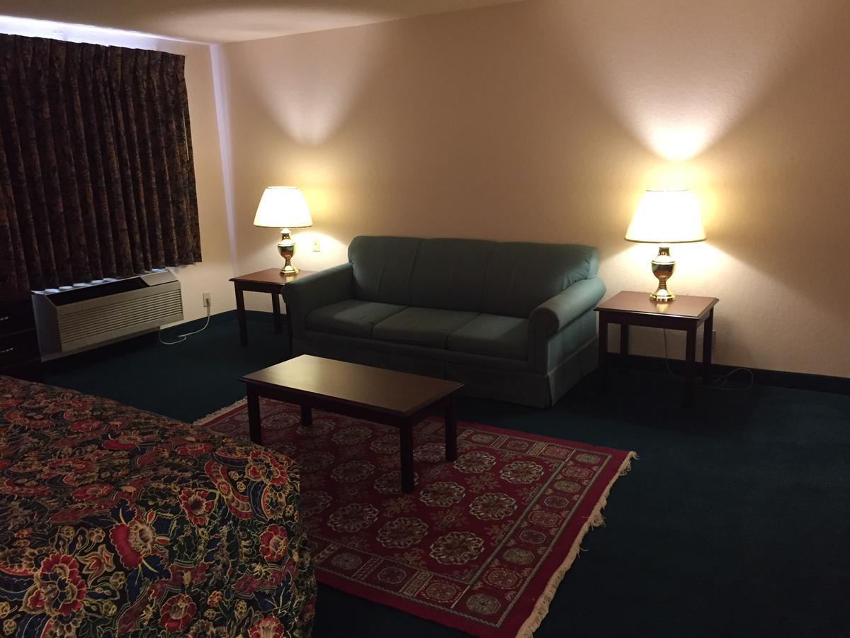 Haven Inn&Suites Monroe Buitenkant foto